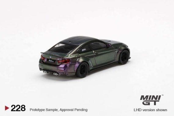 MINI GT 1/64 No.228 LB★WORKS BMW M4 Purple-Green Metallic