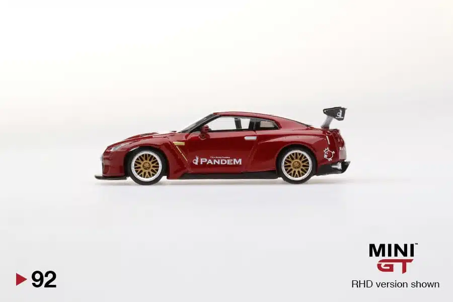 MINI GT 1/64 No.92 Pandem Nissan GT-R (R35) Lava Red RHD