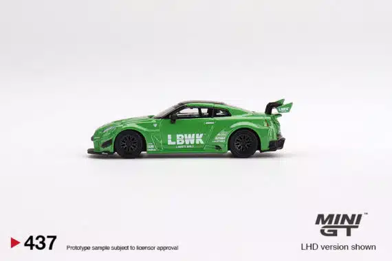 MINI GT 1/64 No.437 LB-Silhouette WORKS GT NISSAN 35GT-RR Ver.2 Apple Green MGT00437-R
