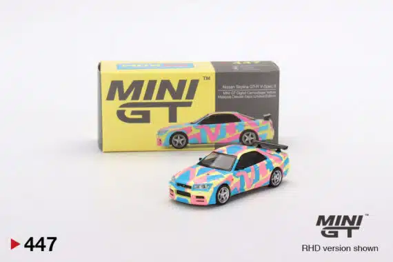 MINI GT 1/64 No.447 Nissan Skyline GT-R (R34) V-Spec II MINI GT Digital Camouflage Yellow 2022 Malaysia Diecast Expo Limited Edition MGT00447-R