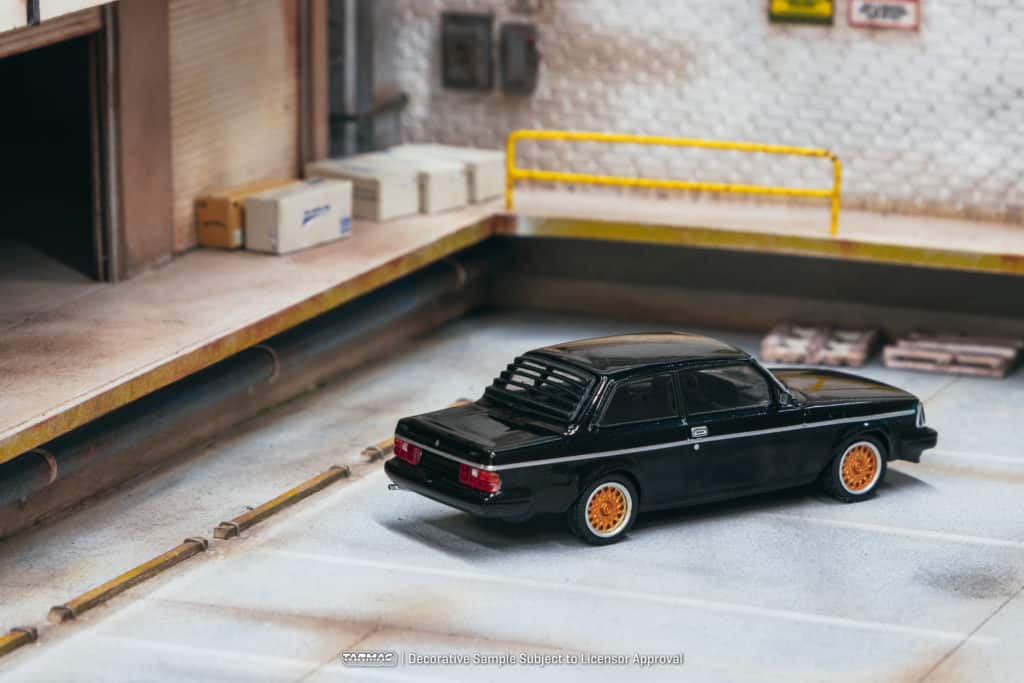 Tarmac Works 1/64 ROAD64 Volvo 242 Custom Black