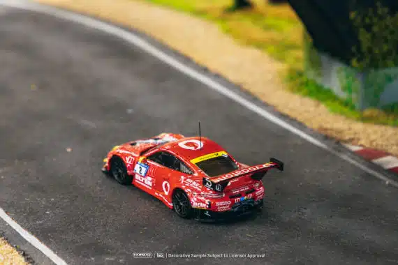 Tarmac Works 1/64 HOBBY64 Porsche 911 GT3 R, Nürburgring 24h 2018, M. Böckmann / S. Jans / L. Luhr / J-E. Slooten