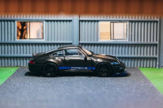 Tarmac Works 1/64 HOBBY64 Porsche 993 Remastered By Gunther Werks Black Carbon Fiber