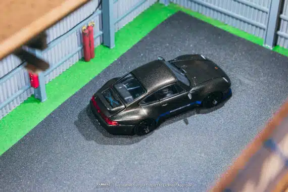 Tarmac Works 1/64 HOBBY64 Porsche 993 Remastered By Gunther Werks Black Carbon Fiber