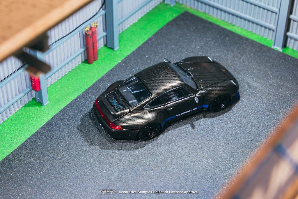 Tarmac Works 1/64 HOBBY64 Porsche 993 Remastered By Gunther Werks Black Carbon Fiber