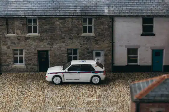 Tarmac Works 1/64 ROAD64 Lancia Delta HF integrale Martini 6