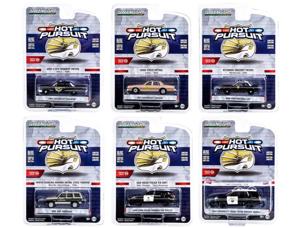Greenlight 1/64 Hot Pursuit Series 43 - 2015 Ford Police Interceptor Utility 43010-E