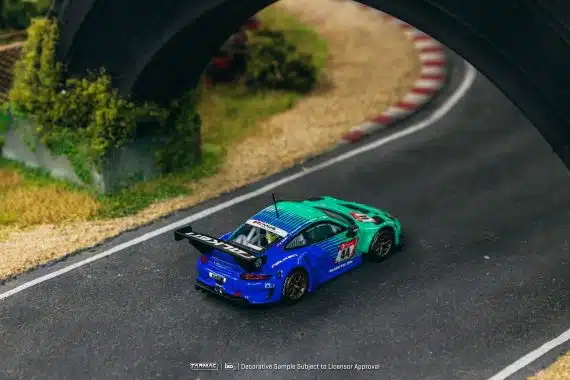 Tarmac Works 1/64 HOBBY64 Porsche 911 GT3 R Nürburgring 24h 2019