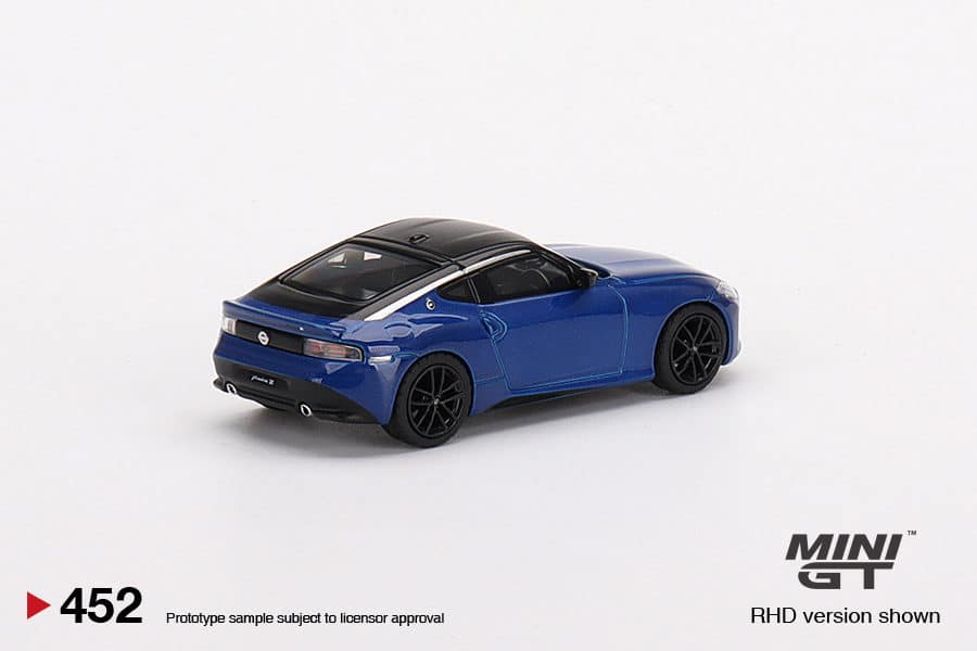 MINI GT No.452 Nissan Fairlady Z Version ST 2023 Seiran Blue RHD MGT00452-R