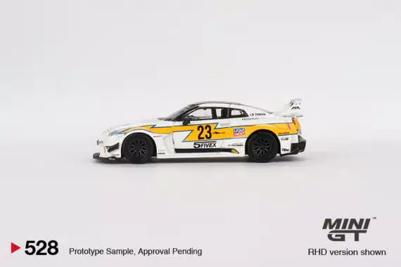 MINI GT No.528 NISSAN LB-Silhouette WORKS GT 35GT-RR Ver.1 LB Racing RHD MGT00528-R