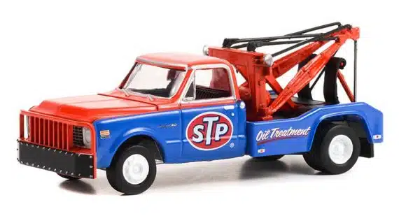 Greenlight 1/64 Dually Drivers Series 11 - 1971 Chevrolet C-30 Dually Wrecker - STP Oil Treatment 46110-B