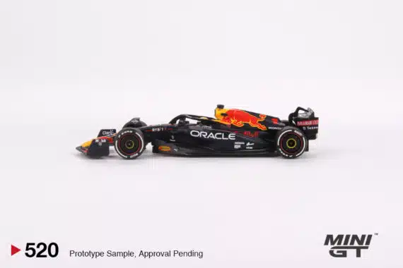 MINI GT No.520 Oracle Red Bull Racing RB18 #1 Max Verstappen 2022 Abu Dhabi Grand Prix Winner LHD MGT00520-L