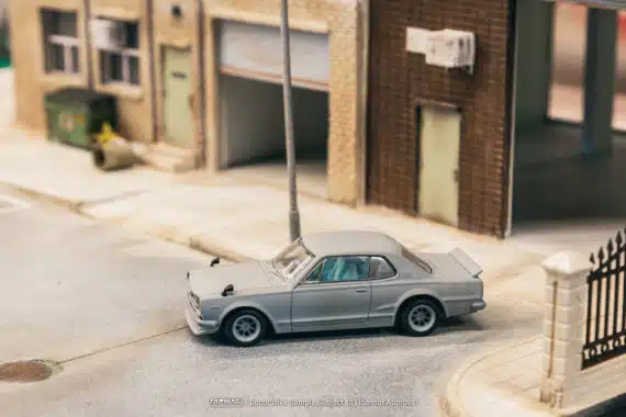 Tarmac Works 1/64 GLOBAL64 Nissan Skyline 2000 GT-R (KPGC10) Silver