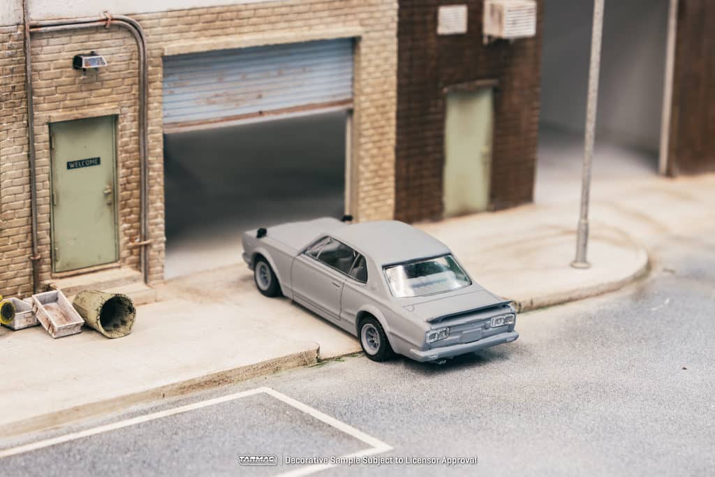 Tarmac Works 1/64 GLOBAL64 Nissan Skyline 2000 GT-R (KPGC10) Silver