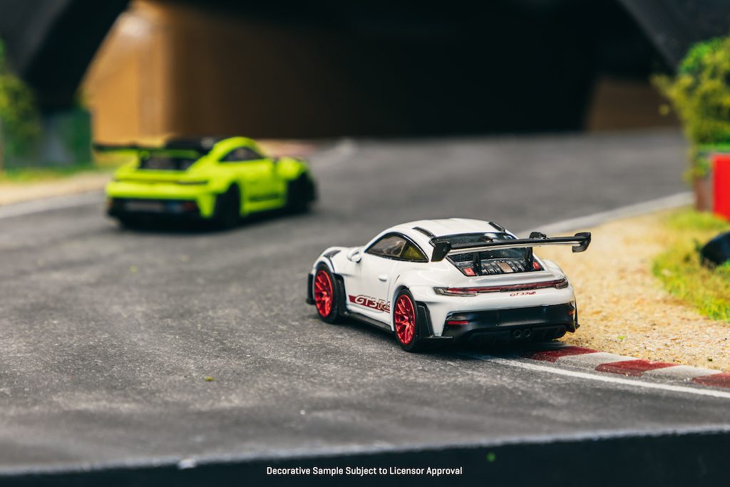Tarmac Works 1/64 COLLAB64 Porsche 911 (992) GT3 RS White / Red