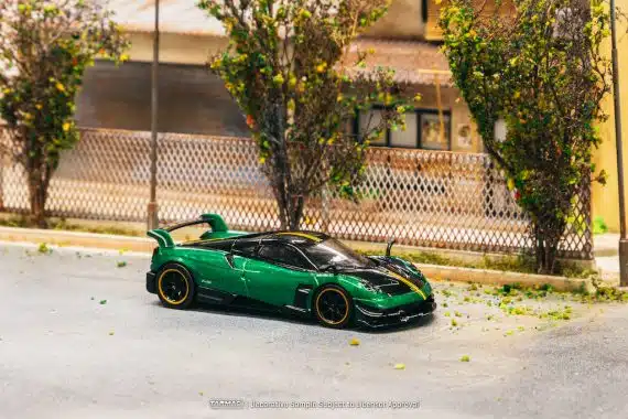 Tarmac Works 1/64 GLOBAL64 Pagani Huayra BC Trifoglio Verde