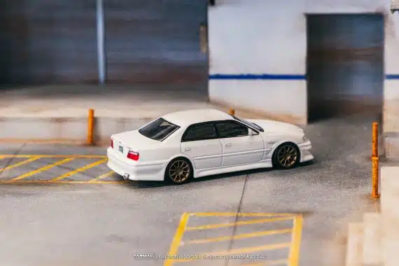 Tarmac Works 1/64 GLOBAL64 VERTEX Toyota Chaser JZX100 White Metallic