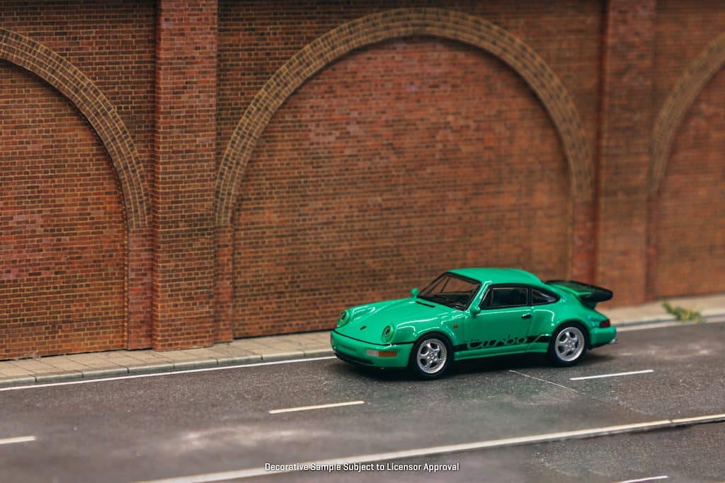 Tarmac Works 1/64 COLLAB64 Porsche 911 Turbo Green T64S-009-GR