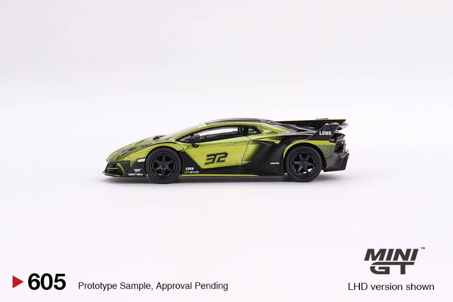 MINI GT No.605 Lamborghini LB-Silhouette WORKS Aventador GT EVO Lime RHD MGT00605-R