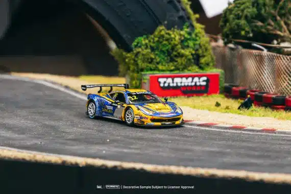 Tarmac Works 1/64 HOBBY64 Ferrari 458 Italia GT3 GT Asia 2016 C.Van Dam / P.Bhirombhakdi T64-074-16GTA12