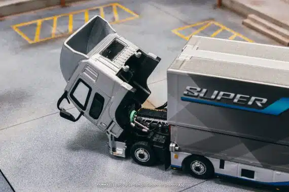 Tarmac Works 1/64 TRUCK64 Mitsubishi Fuso Super Great T64T-TL001-FSG