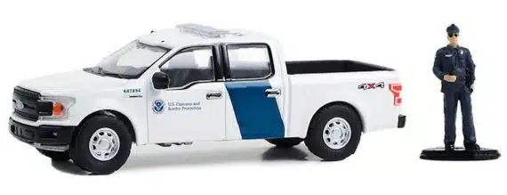 Greenlight 1/64 The Hobby Shop Series 15 - 2018 Ford F-150 XLT with customer Officer 97150-F