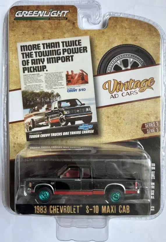 Greenlight 1/64 Vintage AD Cars Series 5 - 1983 Chevrolet S-10 Maxi Cab Chase Car (ล้อเขียว) 39080-E