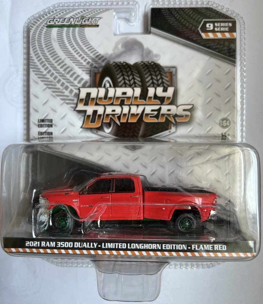 Greenlight 1/64 Dually Drivers Series 9 2021 RAM 3500 Dually - Limited Longhorn Edition - Flame Red Chase Car (ล้อเขียว) 46090-E