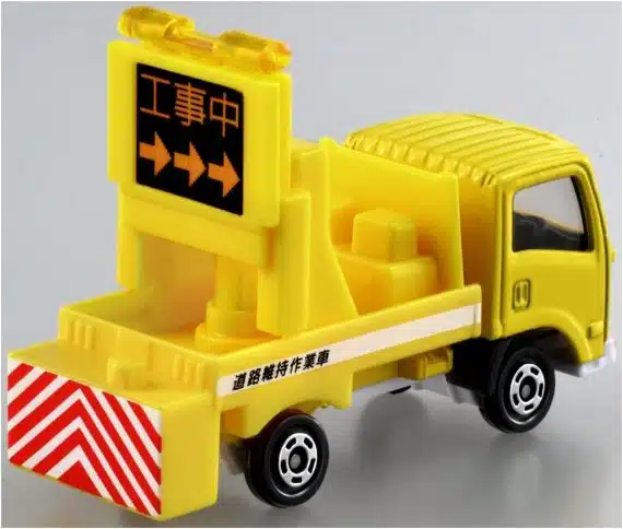 Takara Tomy Tomica No.26 Isuzu Elf Sign Car