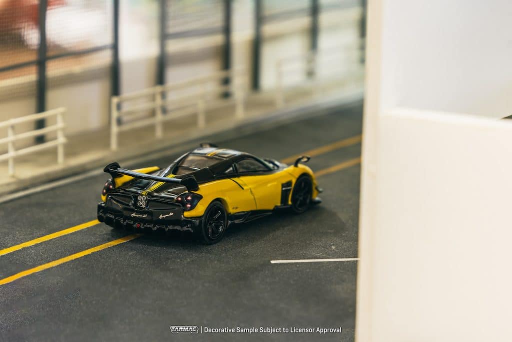 Tarmac Works 1/64 GLOBAL64 Pagani Huayra BC Giallo Limone T64G-TL014-YL