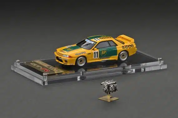 ignition model 1/64 BP OIL TRAMPIO GT-R (#11) 1993 JTC With RB26 Engine GrA IG2693