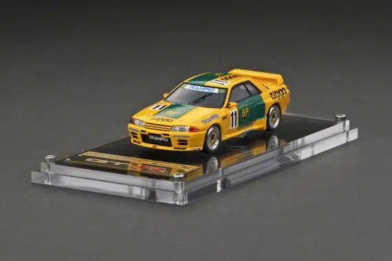 ignition model 1/64 BP OIL TRAMPIO GT-R (#11) 1993 JTC With RB26 Engine GrA IG2693