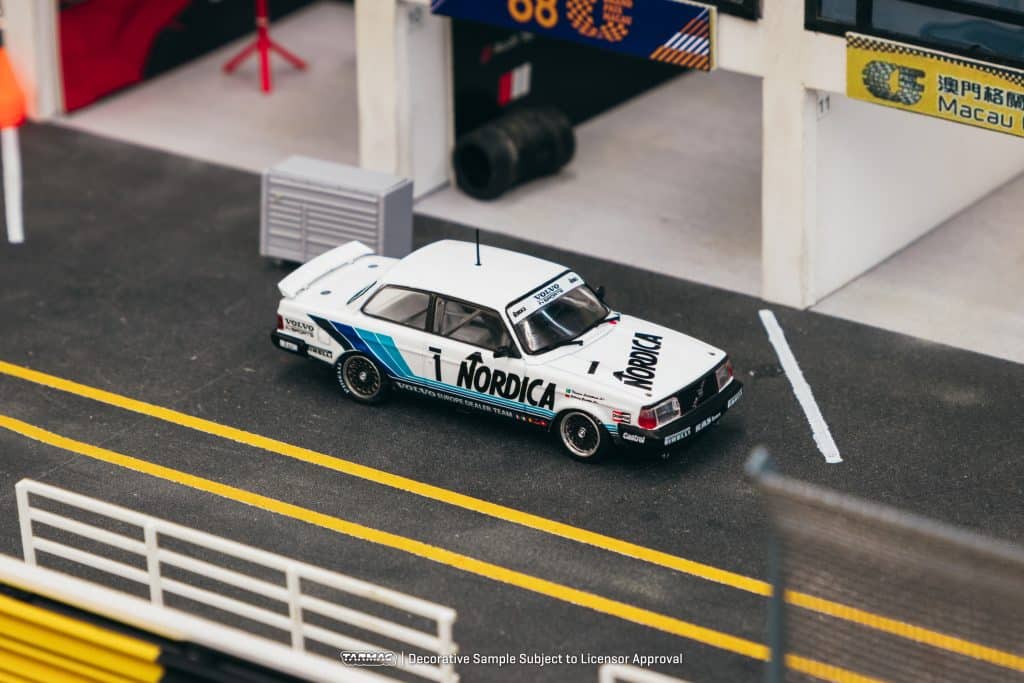 Tarmac Works 1/64 HOBBY64 Volvo 240 Turbo ETCC Zolder 1986 Winner Johnny Cecotto / Thomas Lindström T64-050-86ETC01