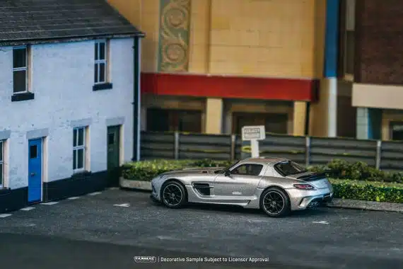 Tarmac Works 1/64 GLOBAL64 Mercedes-Benz SLS AMG Coupé Black Series Silver Metallic T64G-027-SL