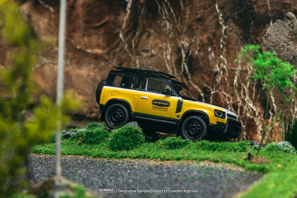 Tarmac Works 1/64 GLOBAL64 Land Rover Defender 90 Trophy Edition T64G-019-TE