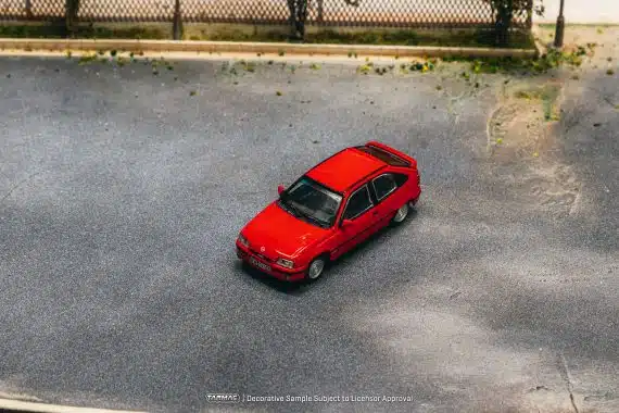 Tarmac Works 1/64 GLOBAL64 Opel Kadett GSi Red T64G-065-RE