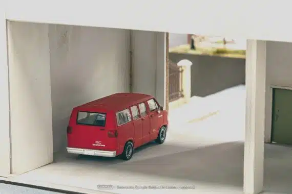 Tarmac Works 1/64 GLOBAL64 Dodge Van Red T64G-TL032-RE