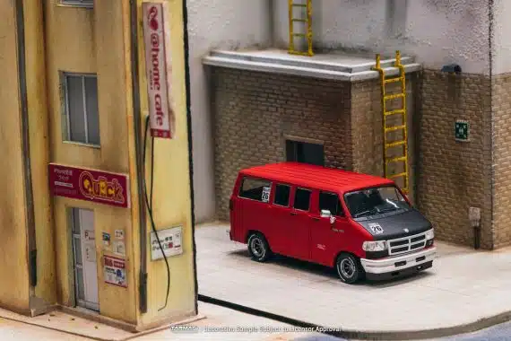 Tarmac Works 1/64 GLOBAL64 Dodge Van Red T64G-TL032-RE