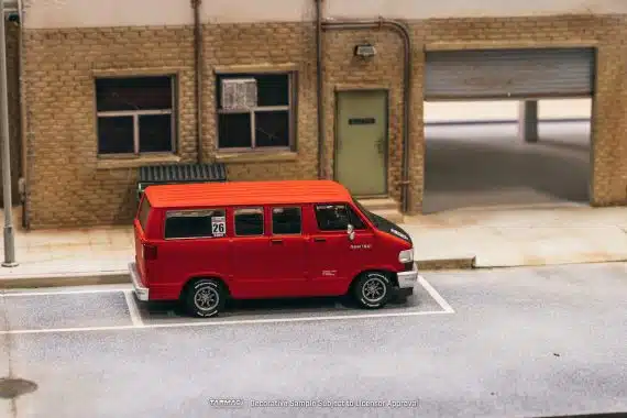 Tarmac Works 1/64 GLOBAL64 Dodge Van Red T64G-TL032-RE