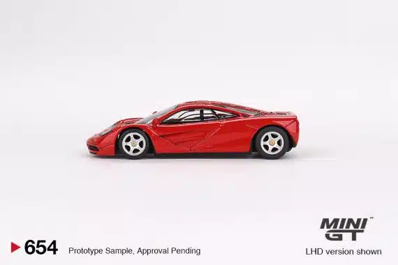 MINI GT No.654 McLaren F1 Red MGT00654