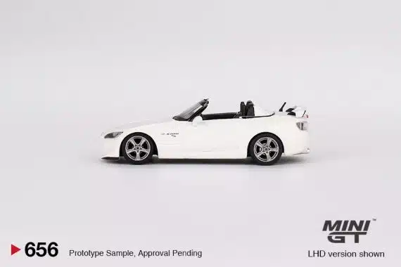 MINI GT No.656 Honda S2000 (AP2) CR Grand Prix White MGT00656