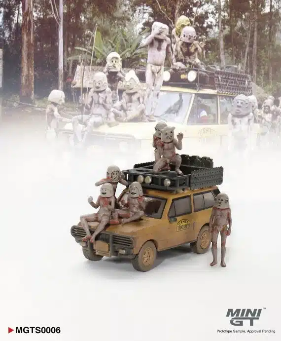 MINI GT Range Rover 1982 Camel Trophy Papua New Guinea Set MGTS0006