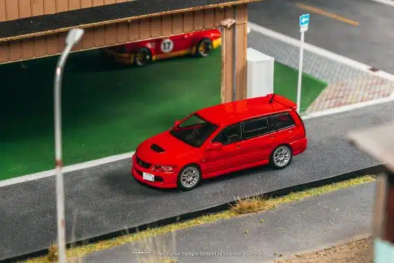 Tarmac Works 1/64 ROAD64 Mitsubishi Lancer Evolution Wagon Red T64R-042-RE