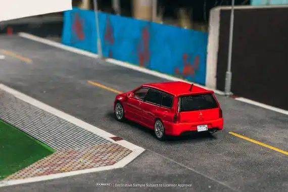 Tarmac Works 1/64 ROAD64 Mitsubishi Lancer Evolution Wagon Red T64R-042-RE