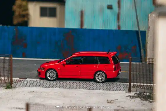 Tarmac Works 1/64 ROAD64 Mitsubishi Lancer Evolution Wagon Red T64R-042-RE