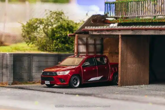 Tarmac Works 1/64 ROAD64 Toyota Hilux Red T64R-041-RE
