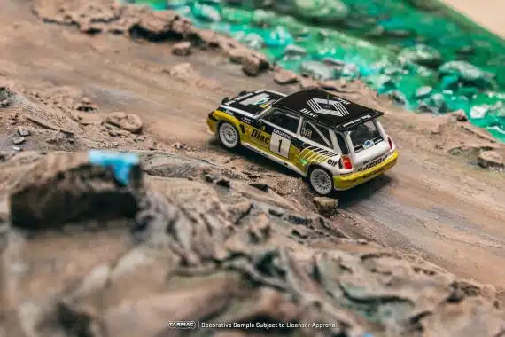 Tarmac Works 1/64 HOBBY64 Renault 5 MAXI Turbo Rallye du Var 1986 François Chatriot / Michel Périn T64-TL061-86RDV01