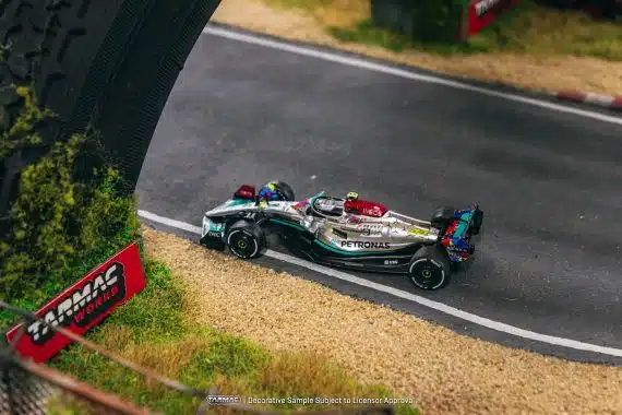 Tarmac Works 1/64 GLOBAL64 Mercedes-AMG F1 W13 E Performance Miami Grand Prix 2022 Lewis Hamilton T64G-F044-LH2