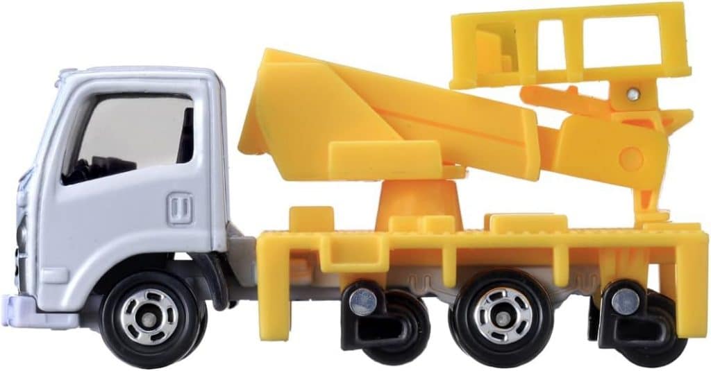 Takara Tomy Tomica No.17 Isuzu ELF Road Railer