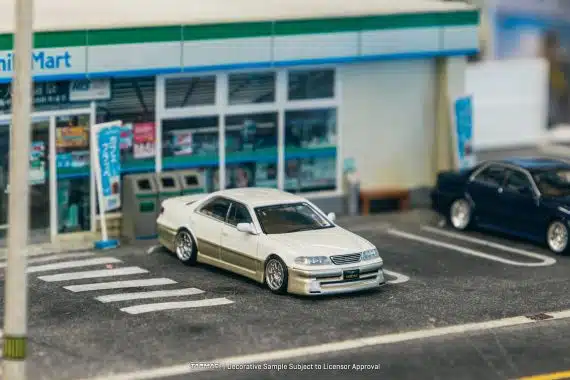 Tarmac Works 1/64 GLOBAL64 VERTEX Toyota Mark II JZX100 White Metallic T64G-024-WH